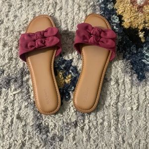 Old Navy sandals Size 9.5